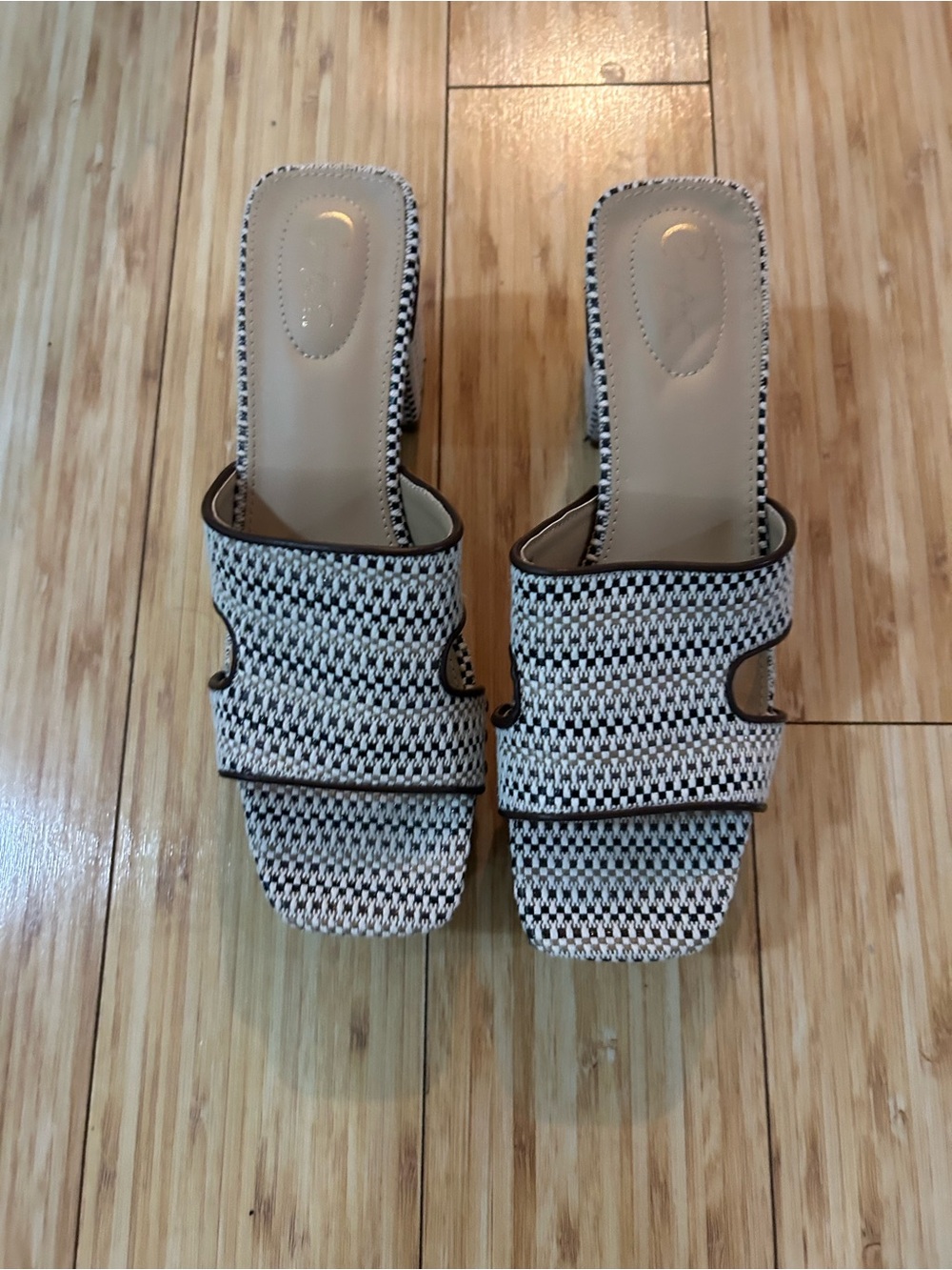Cato Black and White Woven Block Heel Sandals (9.5) - Picture 3 of 6